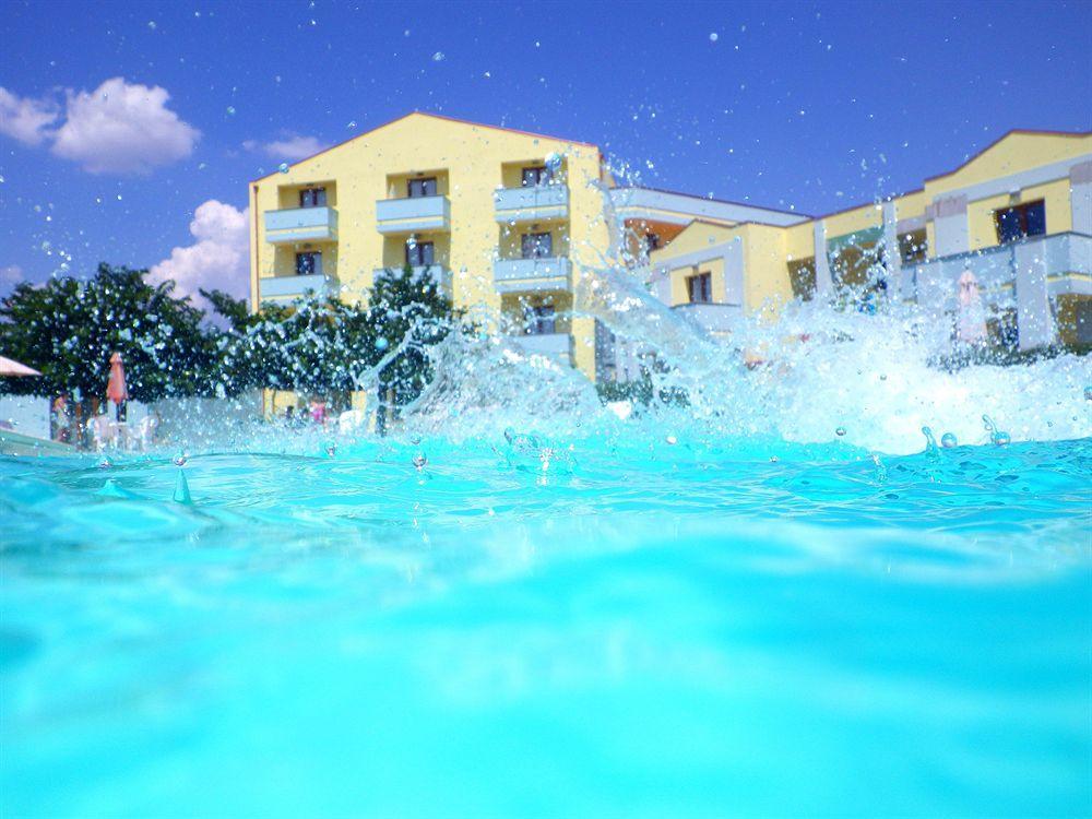 Resort Isola Rossa Bosa Eksteriør billede
