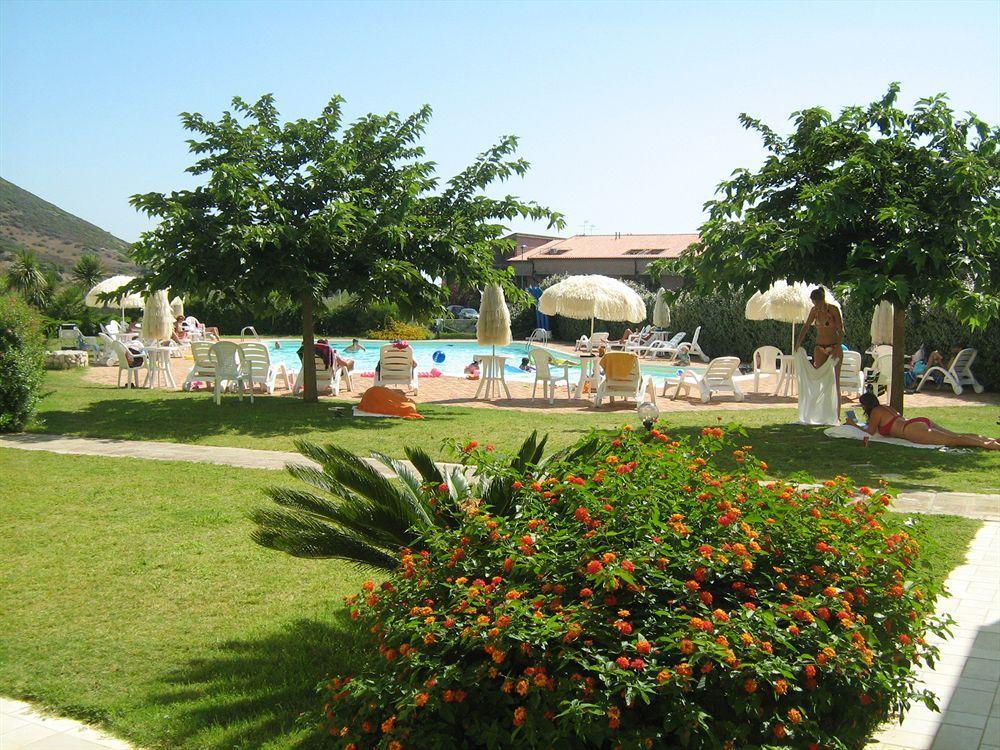 Resort Isola Rossa Bosa Eksteriør billede