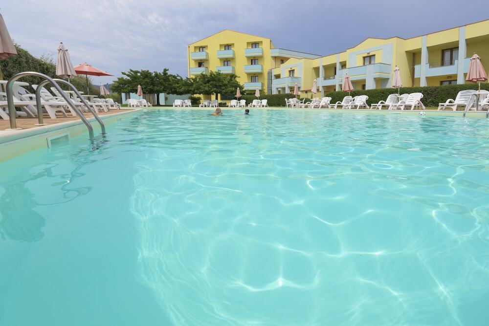 Resort Isola Rossa Bosa Eksteriør billede